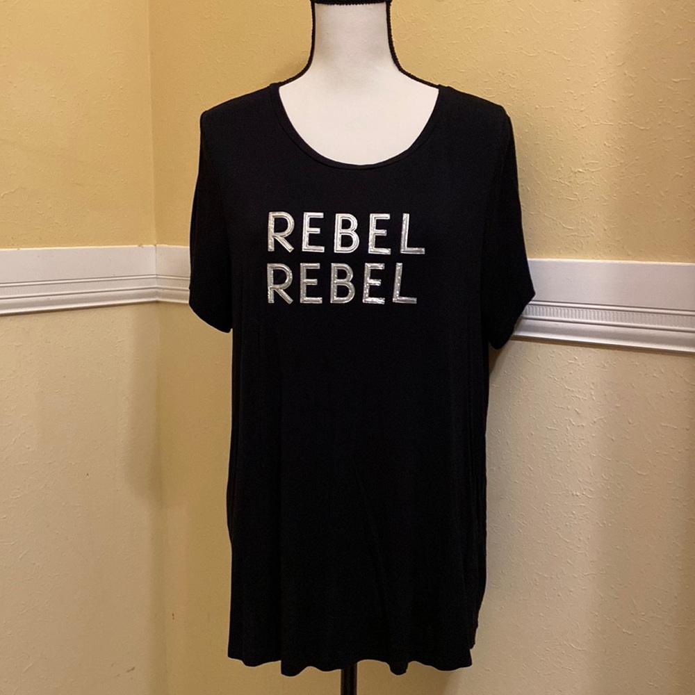 Rebel Wilson Black Short Sleeve Tee; 1x; NWOT.